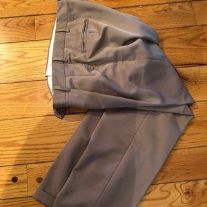 Jos A Bank Leadbetter Golf Khaki Polyester Pleat Cuffed Pant 34x30
